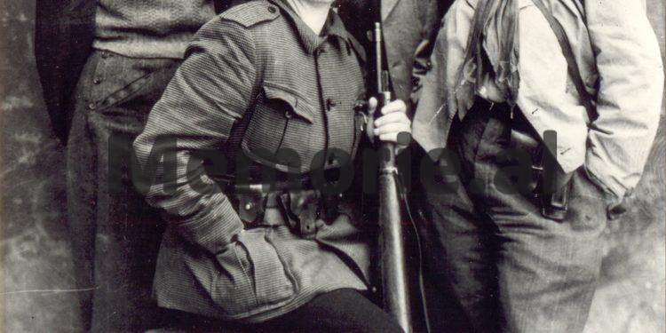 “Pasi më arrestuan në Poloni ku studioja për Mjekësi, të lidhur më kaluan nëpër disa shtete, deri sa më sollën në Tiranë ku më dënuan me vdekje…”/ Dëshmia e rrallë e guerilasit që Mehmet Shehu i fali jetën