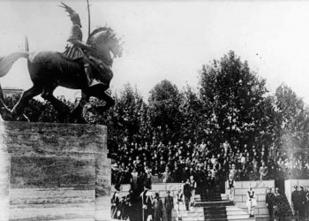 “Si e vendosëm emrin ‘Gjergj Kastrioti Skënderbeu’ në një shesh të Parisit dhe zbulimi i pemës gjenealogjike të heroit kombëtar…”/ Historia e panjohur të dy shqiptarëve të arratisur, miq të presidentit Mitterand