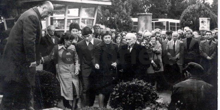 SKENDER_PETRO_LUARASI_VARRIIM