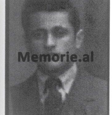 “Kjo është historia tragjike e familjes sonë nën regjimin komunist të Enver Hoxhës, ku u pushkatuan, burgosën, internuan apo u arratisën …”/ Dëshmia e dhimbshme e emigrantit politik nga Australia