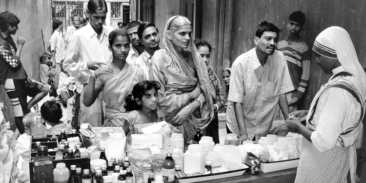 “Të shikohet me kujdes qëllimi i vërtet i ardhjes së saj dhe njerëzit që e shoqërojnë, pasi…”/ Dokumentet e panjohura për Shenjtoren e famshme, nga 1969-ta, në ’89-ën