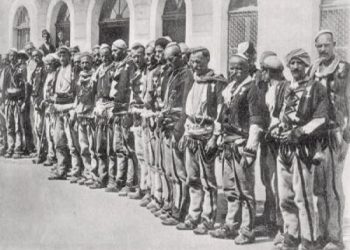 “Edhe pse gjyshi ishte ‘Hero i Popullit’, 6 burra nga fisi ynë u pushkatuan, 12 u arratisën nga Shqipëria, 20 u burgosën dhe 55 familje u internuan deri në ‘91-in…”/ Dëshmia e dhimbshme e të arratisurit në Australi