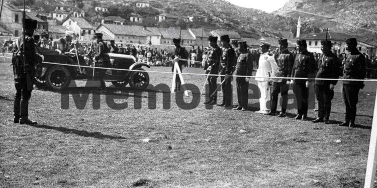 “Në momentet e fundit, kur toga e pushkatimit ishte gati për zjarr mbi 12 të dënuarit me vdekje, major Murat Basha tha…”/ Historia tragjike e besnikut të Mbretit Zog