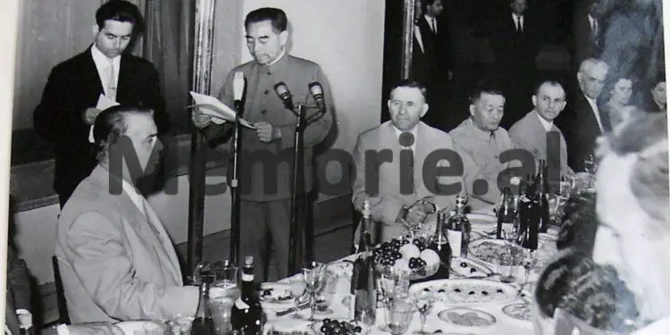 Mao Ce Duni: “Shoku Mehmet, a ishte aq i ashpër Koçi Xoxe, që ju e dënuat dhe ai shkoi në ‘parajsë’…”/ Takimi i panjohur i delegacionit shqiptar në ’67-ën në Kinë