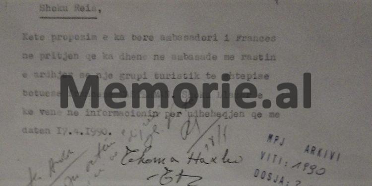 Relacioni i ministrit të Jashtëm Reiz Malile: “Qeveria franceze kërkon t’i akordojë Kadaresë medaljen “Des Arts et des Lettres, prandaj…”/ Korespondenca me ambasadën shqiptare në Paris në ’90-ën