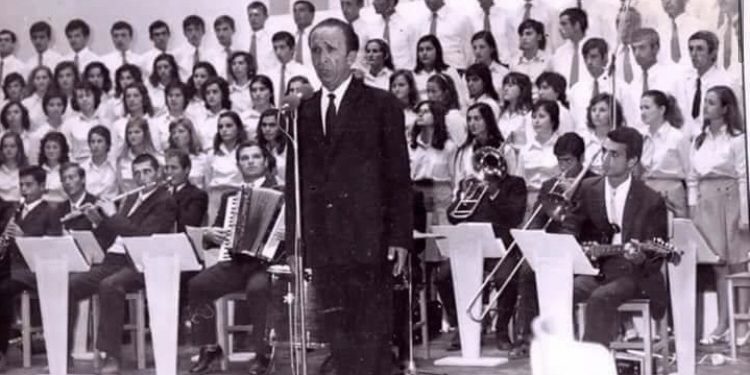 Letra për Enver Hoxhën: “Loro Kovaçi u kap duke luajtur kumar, kurse Lluk Kaçaj bën jetë të ç’thurur dhe veprimet e tij diskretitojnë…”/ Denoncimet ndaj shkrimtarëve dhe artistëve të Tiranës