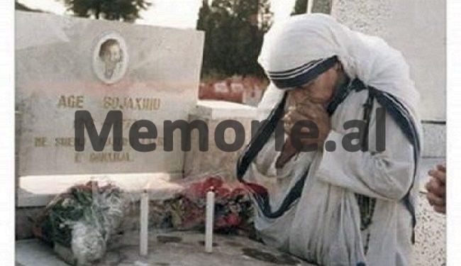 “Edhe pse Nënë Tereza thoshte se nuk dinte shqip, ajo kuptonte shumë mirë, kurse shoqëruesja e saj e mbajti të fshehur aparatin fotografik dhe …”/ Dosja sekrete e vizitës në gusht’89