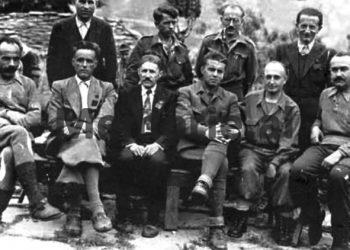 “Nga 13 anëtarë të Shtabit të Përgjithshëm të Ushtrisë partizane, që u krijua më 10 korrik 1943, në Labinot, vetëm dy prej tyre …”/ Historia tragjike e ushtarakëve të luftës që eliminoi Enveri