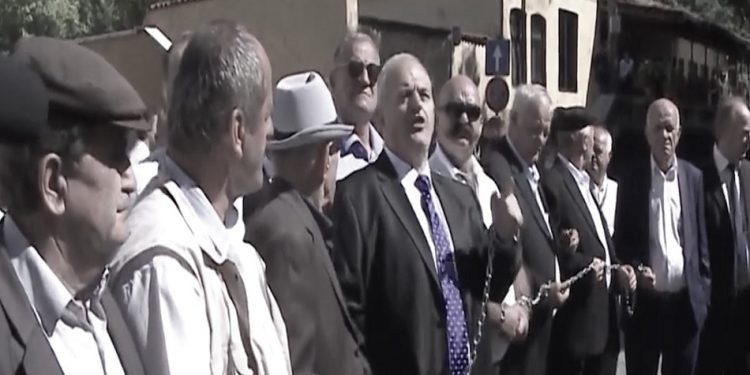 Heshtja e politikës shqiptare që rivret të zhdukurit e diktaturës komuniste