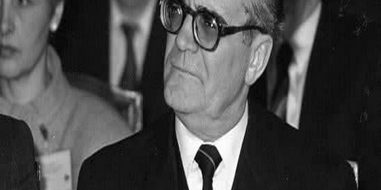 “Materialet për dy librat ‘Shënime për Kinën’ që Enveri i shkroi në fillimin e viteve ’80-të, i morri nga…”/ Dëshmia e rrallë e ish-profesorit të gjuhës shqipe në universitetin e Pekinit