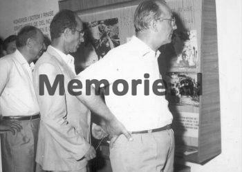 Fotot e panjohura të Ramiz Alisë: “Nga Mehmet Elezi, Sokol dhe Liljana Hoxha, te veteranët e Luftës, familjet e dëshmorëve dhe…”/ Imazhet e rralla të fiksuara më 8 gusht 1988, në Helmës të Skraparit