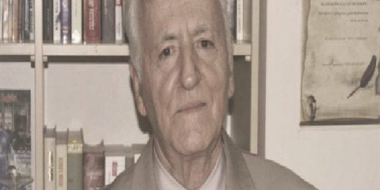 “Materialet për dy librat ‘Shënime për Kinën’ që Enveri i shkroi në fillimin e viteve ’80-të, i morri nga…”/ Dëshmia e rrallë e ish-profesorit të gjuhës shqipe në universitetin e Pekinit