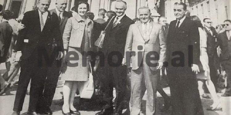 “Sipas Naimit, duket që edhe nëntëdhjetë vjet më parë, ishte një gardh që e ndante Shqipërinë nga Perëndimi…”/ Studimi i panjohur i prof. Namik Resulit, në ’68-ën për poetin kombëtar