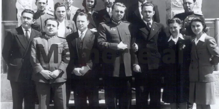 “Qëndrimin që mbajti Enver Hoxha ndaj nesh, Gomulka e krahasoi me qenin, kur i jep bukë dhe ai të…”/ Biseda me udhëheqjen bullgare në Yevksinograd, në ’62-in