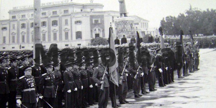 “Nuk mund të krahasohen Enveri e Mehmeti me Stalinin, ata janë më kasapë, ata ja presin kokën atij që flet, siç bënë me…”/ Biseda gjatë një darke në Yevksinograd të Bullgarisë, në ’62-in