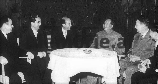 Mao Ce Duni: “Mos kinin frikë se jeni pak, edhe Marksi me Engelsin ishin vetëm në fillim, por idetë e tyre….”/ Takimi i panjohur me Hysni Kapon dhe Ramiz Alinë më 29 qershor ’62, në Wuhan