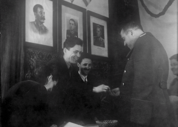 The secret report about Enver: “Who do the youth sympathize with, Agllahia Zoton, who bathes all day in the sea and then…”?! / Adil Çarçan’s letters are revealed, about the “dissolution” of the communist youth of Durrës