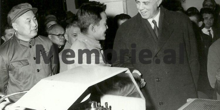 Relacioni i Kadri Hazbiut: “Tani pas prishjes me Kinën, një i deklasuar në Tiranë, thotë se; po fituam ne, nuk do ketë asnjë mëshirë…”/ Dosja voluminoze ‘Tepër sekrete’ e Sigurimit të Shtetit