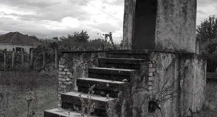 “Të furnizoheni me bomba, gaz lotsjellës, kundragaz e veshje të verdha për të dënuarit, kurse për ushtarët …”/ Udhëzimet e Hekuran Isait pas Revoltës së Qaf-Barit në ’84-ën