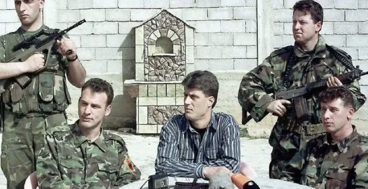 “Ndërsa pas mbarimit të luftës në Kosovë, prisnim që ai të kthehej në shtëpi, papritur morëm lajmin se…”/ Dëshmia e rrallë e babait të ‘Komandant Shpendit’, djaloshit tiranas që u vra në Tetovë në 2001-in