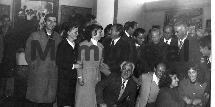 Akuzat ndaj artistëve dhe aktorëve të Teatrit Popullor: “Piktori i Ali Oseku, është i vetmi burrë që del nëpër Tiranë me pallto maxi, si Napolon Bonaparti dhe…”/Relacioni për Ramiz Alinë