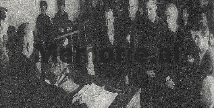 Relacioni i ambasadorit nga Roma: “Sekretari i Shtetit të Vatikanit, kërkon të vijë në Shqipëri për të takuar Nikolla Troshanin, që banon në…”/ Zbulohet korrespodenca sekrete e vitit 1990