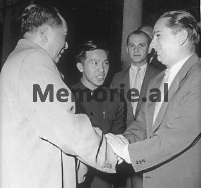 Mao Ce Duni: “Mos kinin frikë se jeni pak, edhe Marksi me Engelsin ishin vetëm në fillim, por idetë e tyre….”/ Takimi i panjohur me Hysni Kapon dhe Ramiz Alinë më 29 qershor ’62, në Wuhan