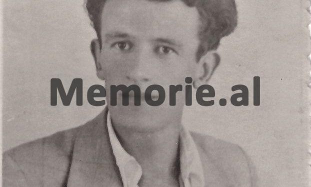 Letra për Enverin: “Nëse asht e mundun, kam nevoj të flas personalisht me ju për…” / Zbulohen dokumentet e panjohura për “spiunin” e filmit “Vendimi”, që akuzohej se tregoi Qemal Stafën