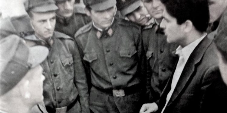 “Të furnizoheni me bomba, gaz lotsjellës, kundragaz e veshje të verdha për të dënuarit, kurse për ushtarët …”/ Udhëzimet e Hekuran Isait pas Revoltës së Qaf-Barit në ’84-ën