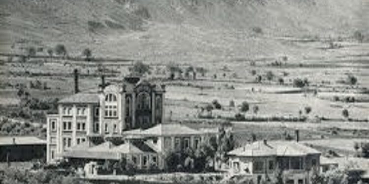 “Duke ripërdorur tapat e shisheve, po i nxjerrim namin e keq…”/ Korrespodenca me zv / kryeministrin, Spiro Koleka për pijen ‘Birra Korça’ që alarmoi Byronë Politike në ’63-in