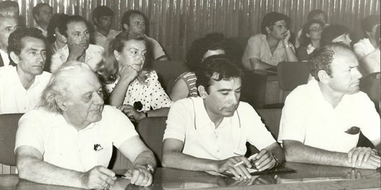 Relacioni për Ramiz Alinë në ’73-in: “Vjersha ‘Lumi’ e Sadik Bejkos e botuar te gazeta ‘Drita’, është e errët, kontradiktore dhe…”/ Raporti i shefit të Shtëpisë Botuese për poetët me ‘gabime ideore’