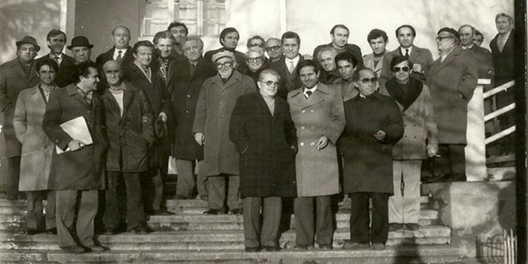 Relacioni për Ramiz Alinë në ’73-in: “Vjersha ‘Lumi’ e Sadik Bejkos e botuar te gazeta ‘Drita’, është e errët, kontradiktore dhe…”/ Raporti i shefit të Shtëpisë Botuese për poetët me ‘gabime ideore’