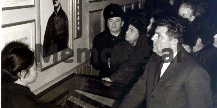 Relacioni i Kadri Hazbiut: “Tani pas prishjes me Kinën, një i deklasuar në Tiranë, thotë se; po fituam ne, nuk do ketë asnjë mëshirë…”/ Dosja voluminoze ‘Tepër sekrete’ e Sigurimit të Shtetit