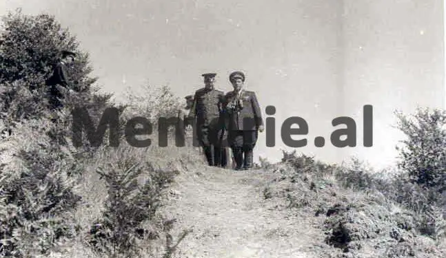 “Nuk mund të krahasohen Enveri e Mehmeti me Stalinin, ata janë më kasapë, ata ja presin kokën atij që flet, siç bënë me…”/ Biseda gjatë një darke në Yevksinograd të Bullgarisë, në ’62-in