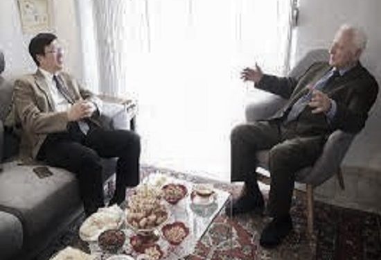 “Materialet për dy librat ‘Shënime për Kinën’ që Enveri i shkroi në fillimin e viteve ’80-të, i morri nga…”/ Dëshmia e rrallë e ish-profesorit të gjuhës shqipe në universitetin e Pekinit