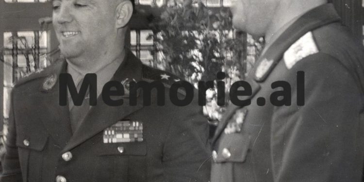 “Shkodra nuk diti ta mbante Shllakun dhe ne e morëm te ‘Partizani’, por tani na e kërkon Gjermania Perëndimore…”/ Kujtimet e ish-gazetarit sportiv, për bisedat me gjeneralin që u pushkatua