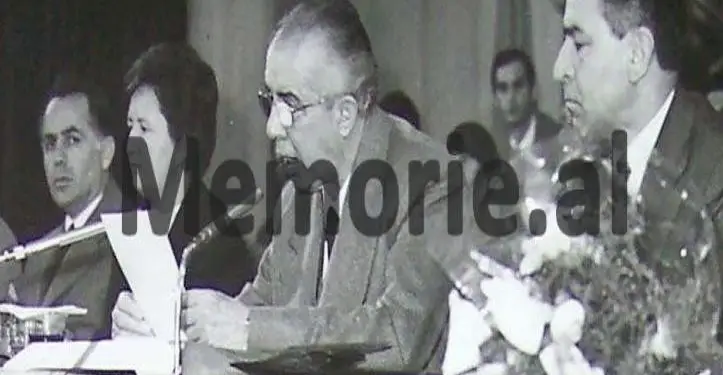 Relacioni për Enverin: “Artist i merituar Besim Zekthi, tha se nën ndikimin e Paçramit, drejtori dhe Zhani Ciko, kanë lejuar numra çoroditës, veshje ekstravagante, kërcime…”. Raporti sekret për Operan e Baletin