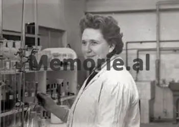 “Inskenimet e Sigurimit me agjenten e tyre, që e kishin vënë ngjitur me qelinë time, e cila me anë të trokitjes në mur, më thoshte…”/Historia tragjike e ruses në burgjet e Enver Hoxhës