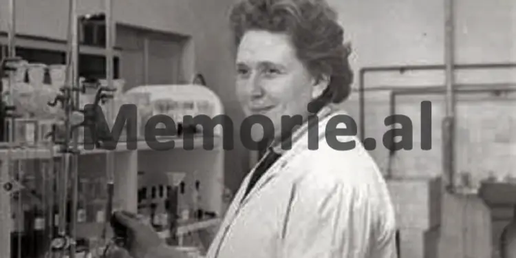 “Inskenimet e Sigurimit me agjenten e tyre, që e kishin vënë ngjitur me qelinë time, e cila me anë të trokitjes në mur, më thoshte…”/Historia tragjike e ruses në burgjet e Enver Hoxhës