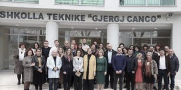 “Në Liceun e Korçës, botonte poezi dhe përkthente Balzakun e Lamartine, por u diplomua për matematikë në Montpelje…”/ Historia e panjohur e ‘Harry Fultzit’, shqiptar, që drejtoi për 22 vjet ‘Polikumin’ në Tiranë