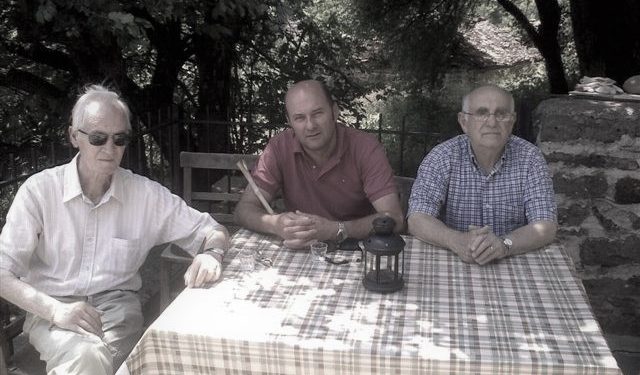 Letra për Kadri Hazbiun: “I dashur shoku ministër, shkrimtarit Teodor Laço i vijnë dollarë nga babai në SHBA-ve që ka…”/ Zbulohet relacioni denoncuese i vitit ’74, për shkrimtarët e njohur, që alarmoi Sigurimin e Shtetit