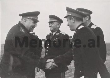 “Një avion grek që fluturonte në katundet Hoxhaj e Markat,  u rrëzua nga forcat shqiptare në fushën e Finiqit dhe piloti…”/ Si i përcolli shtypi i Tiranës, “Provokacionet e gushtit ‘49”?