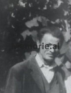 Letra për Komitetin Qendror: “Kemi dënuar me 6 vjet burg, anëtarin e Partisë, Zenel Buçpapaj, se s’pranoi të bënte qitje mbi tabelën me kokën e Titos…” Relacioni i sekretarit të parë të Tropojës, në ’77-ën