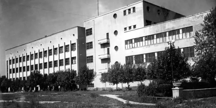 “Duke pasur eksperiencën me shokët tanë marinarë në Leningrad, ne morëm masa, duke…”/ Prishja e marrëdhënieve me Moskën, në ’61-in