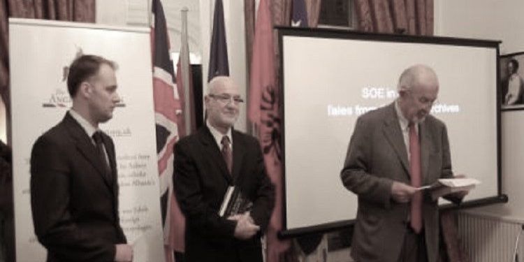 TË RËNËT BRITANIKË: TË VETMIT USHTARAKE TË HUAJ QË SHKELËN NË SHQIPËRI SI LIBERATORË