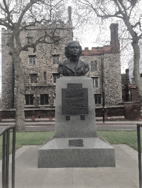 TË RËNËT BRITANIKË: TË VETMIT USHTARAKE TË HUAJ QË SHKELËN NË SHQIPËRI SI LIBERATORË