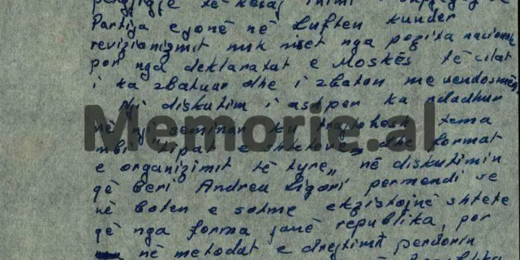 Raporti sekret: “Sekretari i Komsomolit të Shkollës, i tha kapiten Binak Pacit, që librin e marksizmit t’ia mësojë Enver Hoxhës, pasi…”/ Prishja e marrëdhënieve me Moskën në ’61-in