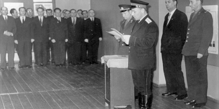 Relacioni ‘Tepër sekret’ për Rita Markon: “Nënkolonel Faik Qazimi, është takuar me Smirnovin, ish-këshilltar në Drejtorinë e Policisë , i cili i tha për shokun Xhule…”/ Kontradiktat me Moskën në ’61-in