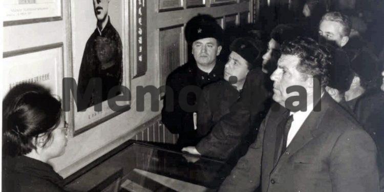 “Qetësia në kufijtë tanë tokësorë është relative, prandaj ne kemi nevojë për armë këmbësorie, tanke dhe…”/ Takimi i Beqir Ballukut me homologun kinez në ’72-in, në Pekin