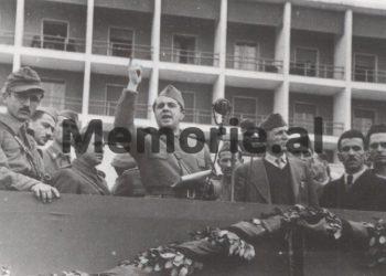 “Para pushkatimit, shkuam e gjithë familja në burg dhe kur po ndaheshim, ai na tha…”/ I biri i Koci Xoxes, tregon historinë e panjohur të babait dhe raportet me Enverin